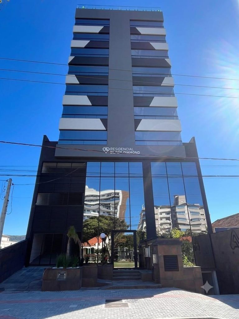 Apartamento com Suíte a 650m da Praia da Vila – Centro de Imbituba/SC — CENTRO, CENTRO/SC