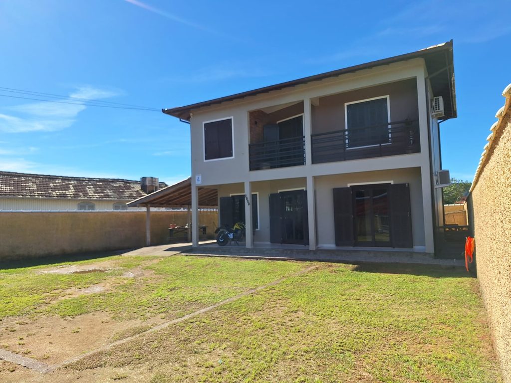 Excelente Casa de 126m² em Nova Brasília – Conforto, Espaço e Móveis Planejados — NOVA BRASILIA, IMBITUBA/SC